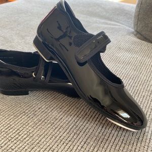 Girls size 13 tap shoes